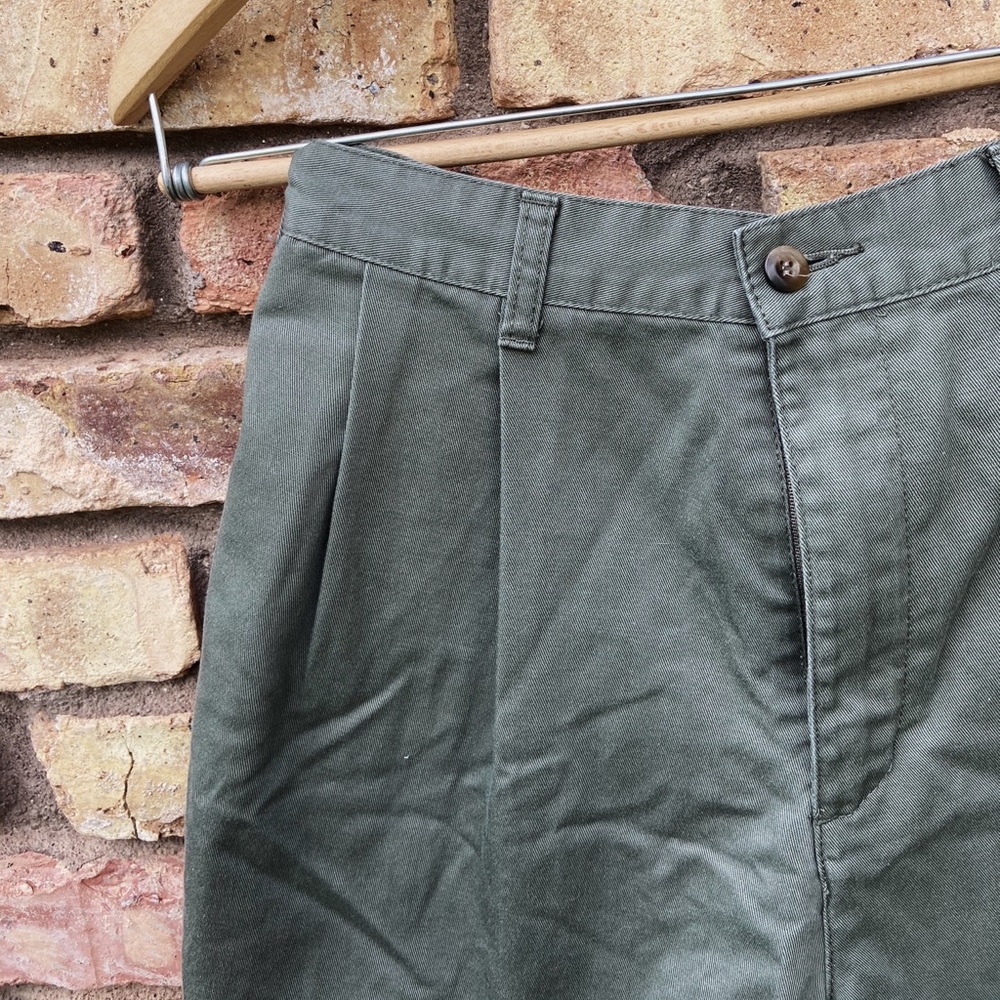 Vintage Docker’s pleated shorts - Picture 6 of 7